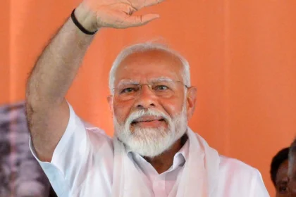 Narendra Modi : Congress Was Seeking Help From Outside During Covid, Says PM Modi in UP's Pilibhit...!